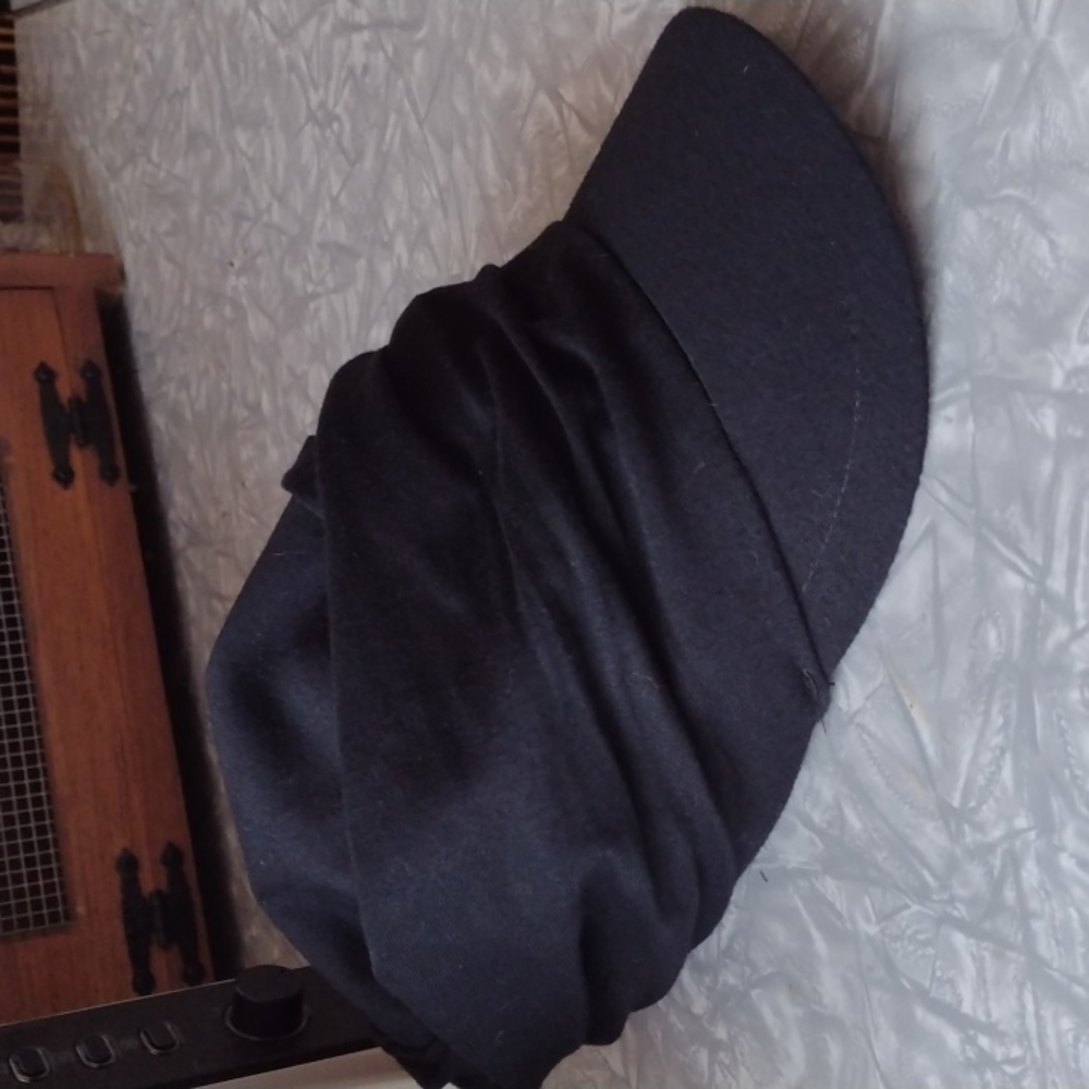 D&Y Elastafit black cotton billed hat